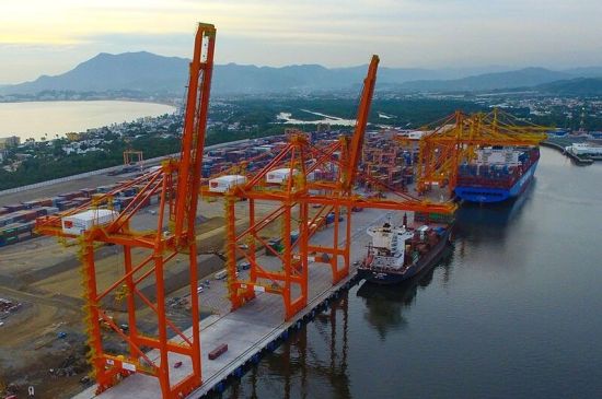 Balanza comercial registró superávit de 600 mdd en octubre 